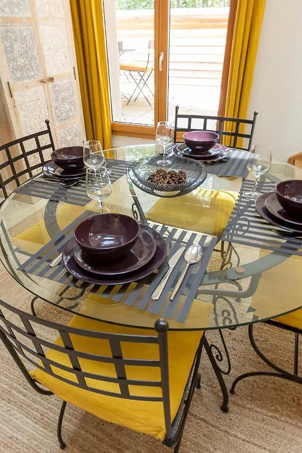 アヴィニョン Mas De Capelou Bed & Breakfast フランス